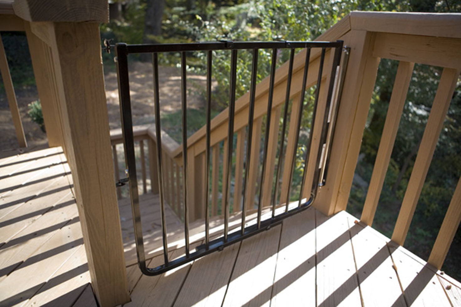 Outdoor Dog Safety Gate (Aluminum) - Black